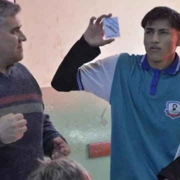 Colegio desarrolló un innovador juego de cartas que vincula a los alumnos con los héroes de la Independencia