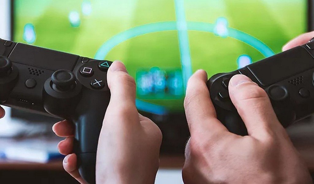 Las niñas sufren "exclusión" en los videojuegos y muchas "camuflan su identidad"