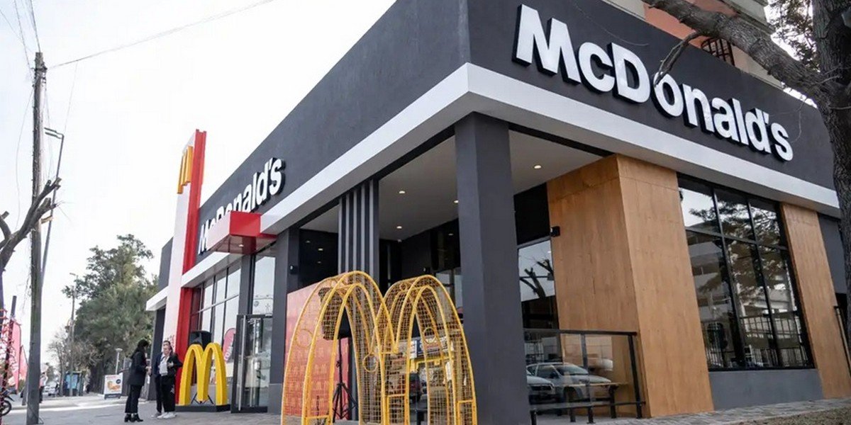 McDonald’s sale a buscar terrenos para acelerar su expansión
