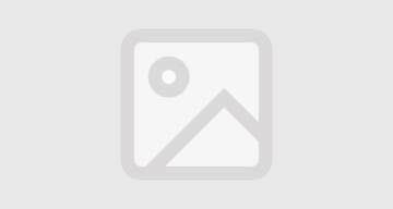 Quiso tomarse una selfie a 90 metros de altura pero resbaló y murió frente a su hijo