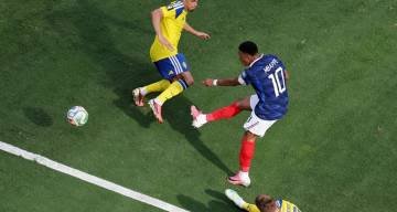 Con un doblete de Mbappé, Francia goleó 3-0 a Suecia y jugará ante Paraguay en octavos
